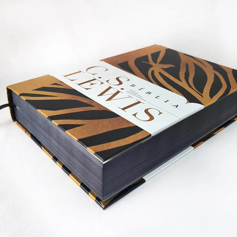 Bíblia C.S Lewis Capa Dura Preto e Dourado-Versão NVT
